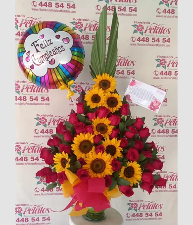 025-Piramide de rosas y girasoles