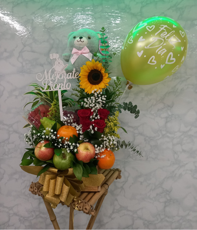 032-Arreglo de rosas con frutas