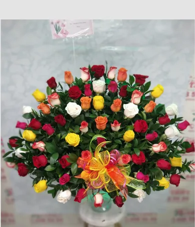 065-Arreglo clasico de rosas variadas