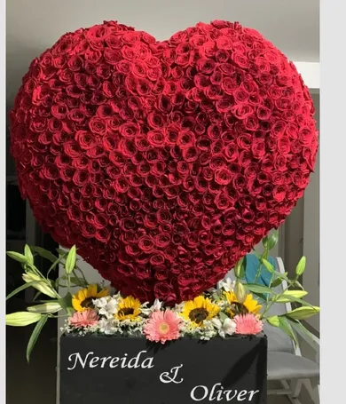 070-Corazon gigante de rosas rojas