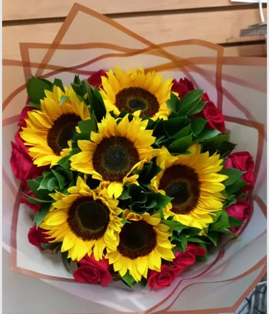 089-Bouquet de girasoles y rosas